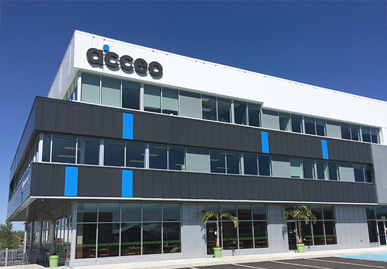 Acceo Témoignage client d’Acceo illustré par la façade de l’entreprise, soulignant la flexibilité et la personnalisation de C2 ITSM